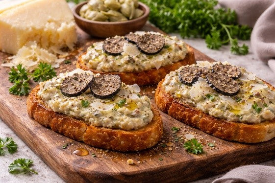 Bruschetta with artichoke and Parmigiano Reggiano cream and truffle